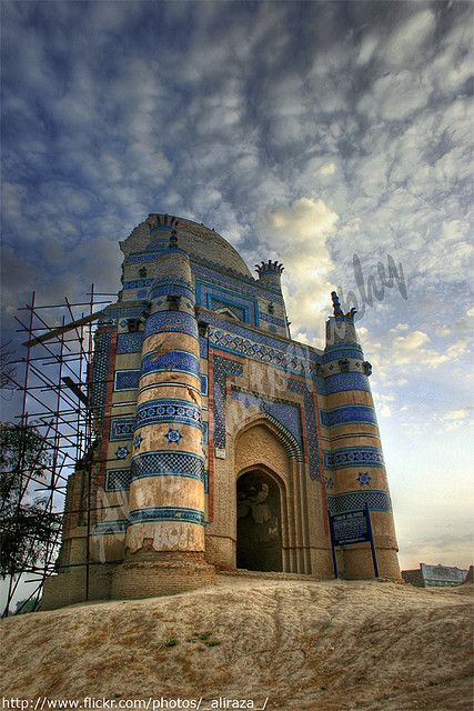 Tomb of Bibi Jawindi
